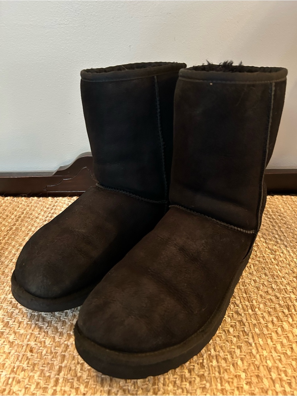 UGG Australia Classic Short 5800 Black Shearling Boots Men’s 9 Women’s 10 Boho